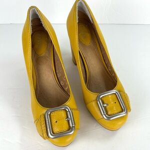Fossil Maddox Buckle Platform Leather Pump size 8.5 Mustard Yellow Comfy